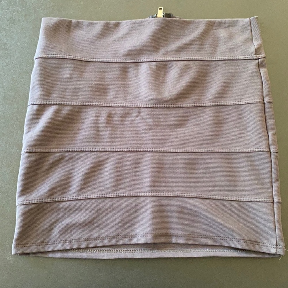 Grey mini skirt